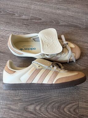 Adidas Samba LT leather sneakers EUC